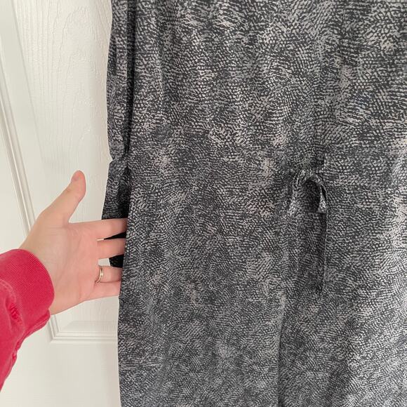 Athleta Topanga Printed Jumpsuit in Viper Black - Picture 5 of 10